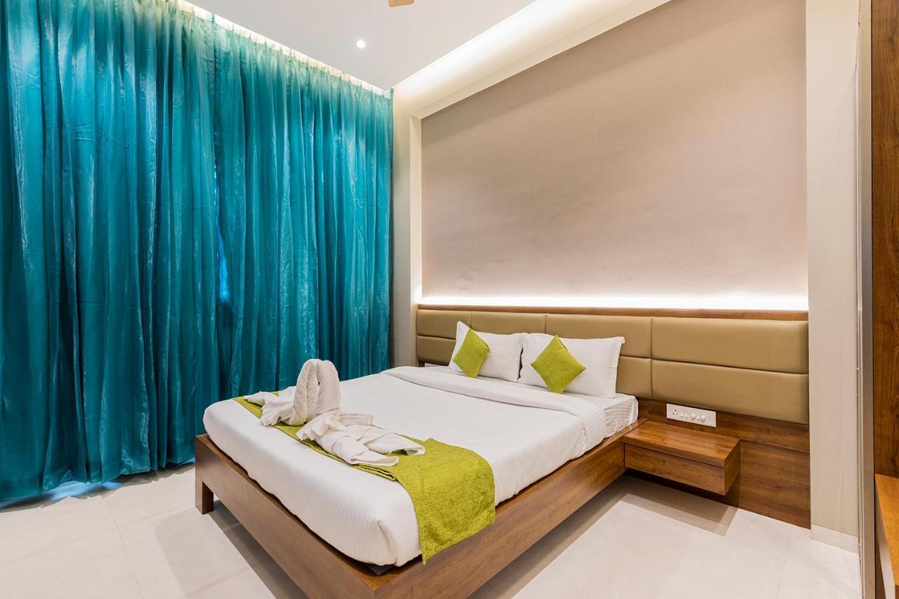 Hotel Seven Oaks Navi Mumbai Exteriör bild
