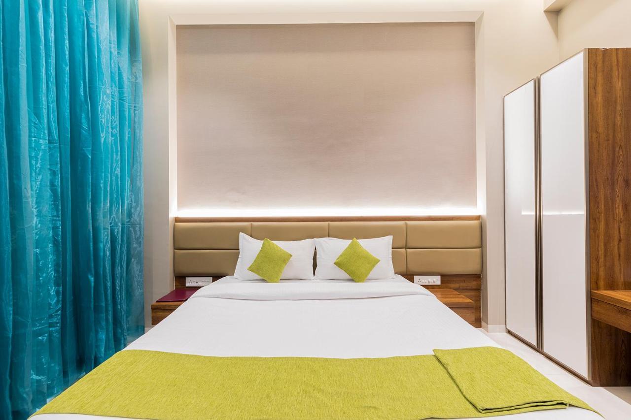 Hotel Seven Oaks Navi Mumbai Exteriör bild